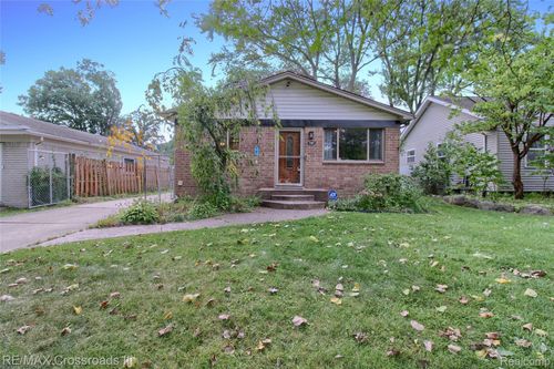 7367 Cavell St, Westland, MI, 48185-2609 | Card Image