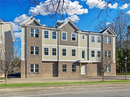 619 Commonwealth Dr, Yorktown, VA, 23693-5652 | Card Image