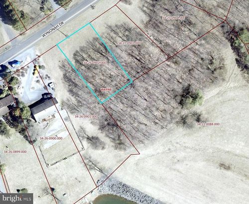 902 Wynonah Dr, Auburn, PA, 17922-9209 | Card Image