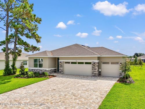 9196 Players Dr, WEEKI WACHEE, FL, 34613-5595 | Card Image