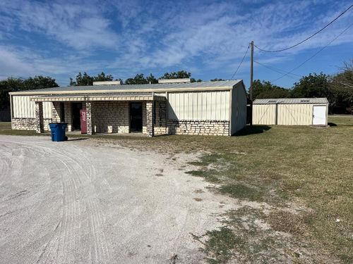 804 S Bosque St, Whitney, TX, 76692-2805 | Card Image