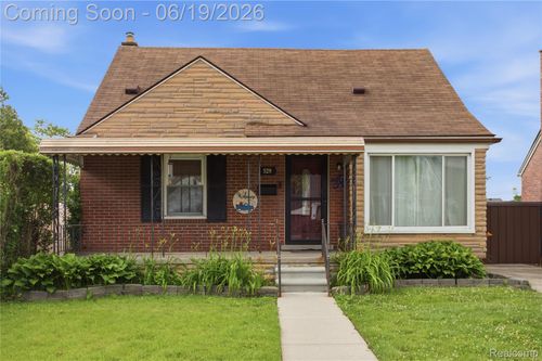 529 Champaign Rd, Lincoln Park, MI, 48146-3005 | Card Image