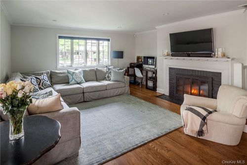 5 Bolton Gdns, Bronxville, NY, 10708-4006 | Card Image