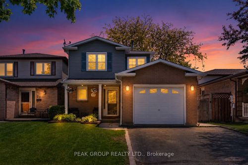 18 Sandra Cres, Grimsby, ON, L3M4Z1 | Card Image