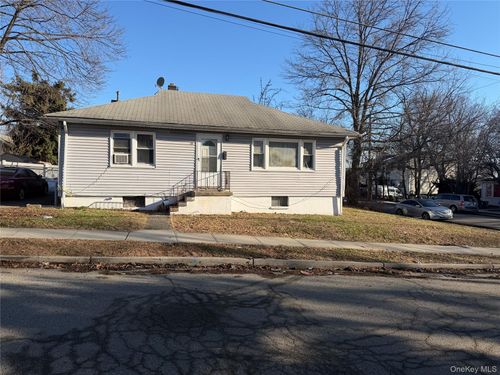 29 E Castle Ave, Spring Valley, NY, 10977-5839 | Card Image