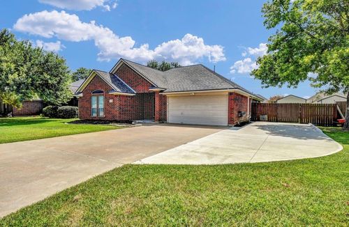 218 Lexington Ave, Clute, TX, 77531-4762 | Card Image