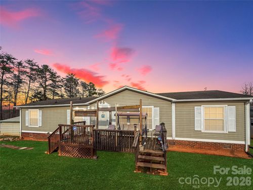 204 Freeman Ridge Trl, Pilot Mountain, NC, 27041-7426 | Card Image