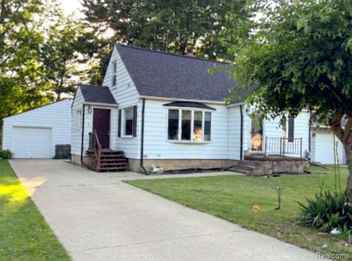 2273 Covert Rd, Burton, MI, 48509-1014 | Card Image