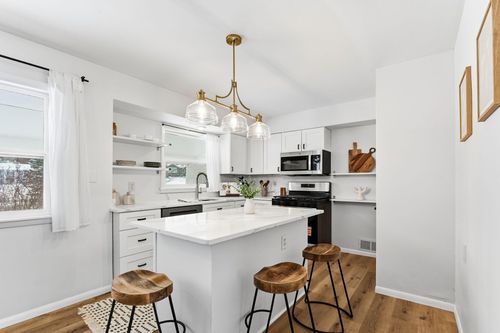 11216 Minnetonka Blvd, Minnetonka, MN, 55305-4364 | Card Image