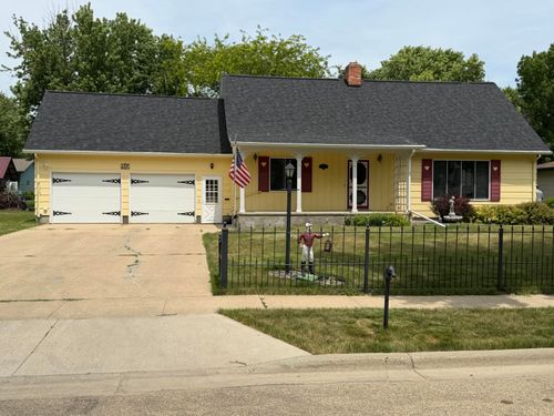417 18th Ave Ne, ABERDEEN, SD, 57401-1346 | Card Image