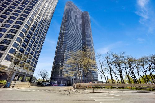 212-213-155 N Harbor Dr, Chicago, IL, 60601-7317 | Card Image