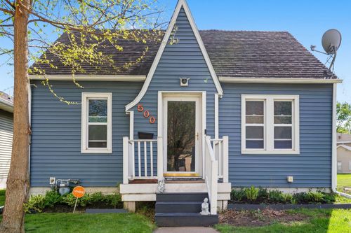 500 Johnson St, Waterloo, IA, 50702-2212 | Card Image