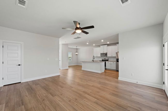 9517 Balmy Ln, House other with 3 bedrooms, 3 bathrooms and 2 parking in Manor TX | Image 6