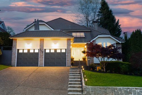 318 Roche Point Dr, North Vancouver, BC, V7G2M2 | Card Image