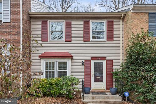 1535 Chatham Colony Ct, RESTON, VA, 20190-4204 | Card Image