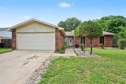 7813 Acapulco Rd, Fort Worth, TX, 76112-6116 | Card Image