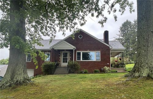 105 Rand Ave, Saint Clairsville, OH, 43950-1311 | Card Image