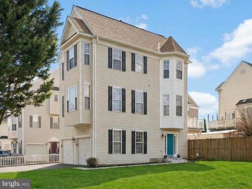 8261 Electric Ave, VIENNA, VA, 22182-5103 | Card Image