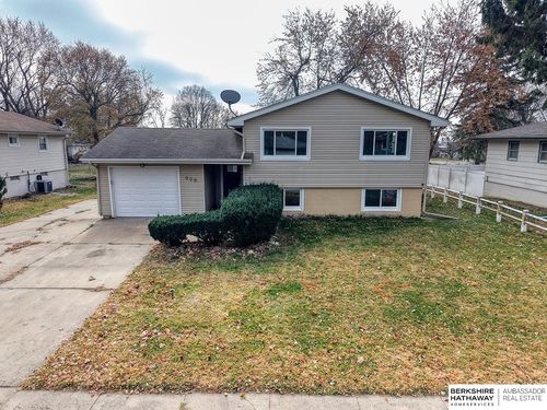 909 F St, Eagle, NE, 68347-5042 | Card Image
