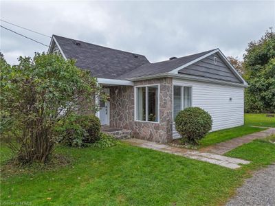 293 Arthur St, House other with 3 bedrooms, 1 bathrooms and 3 parking in Sturgeon Falls ON | Image 1