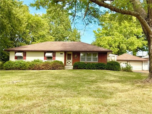 106 Meadowbrook Ln, Stewartsville, MO, 64490-7116 | Card Image