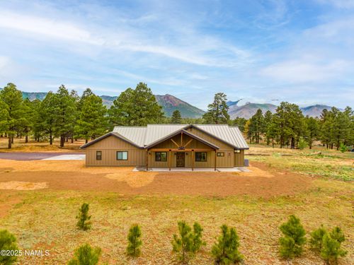 8441 N Fleming Dr, Flagstaff, AZ, 86004-6276 | Card Image