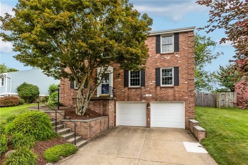 104 Textor Dr, N Versailles, PA, 15137-2720 | Card Image