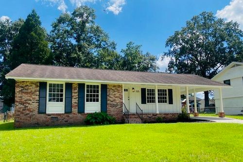 3325 Stonehaven Dr, North Charleston, SC, 29420-8746 | Card Image