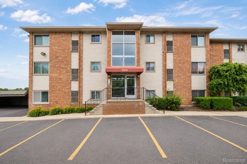 1974 Klingensmith Rd, Bloomfield Hills, MI, 48302-0274 | Card Image