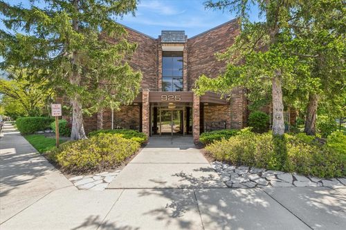 102-925 Spring Hill Dr, Northbrook, IL, 60062-3347 | Card Image