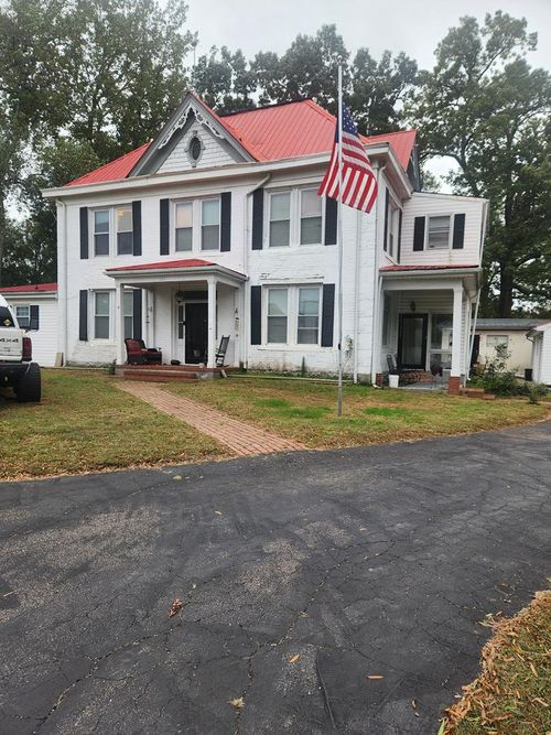 221 Virginia St, Kenbridge, VA, 23944-2015 | Card Image