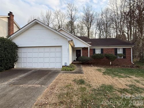10410 Hellebore Rd, Charlotte, NC, 28213-9230 | Card Image