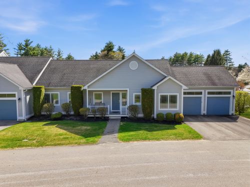 4 Mountain Village Rd, Windham, NH, 03087-1353 | Card Image