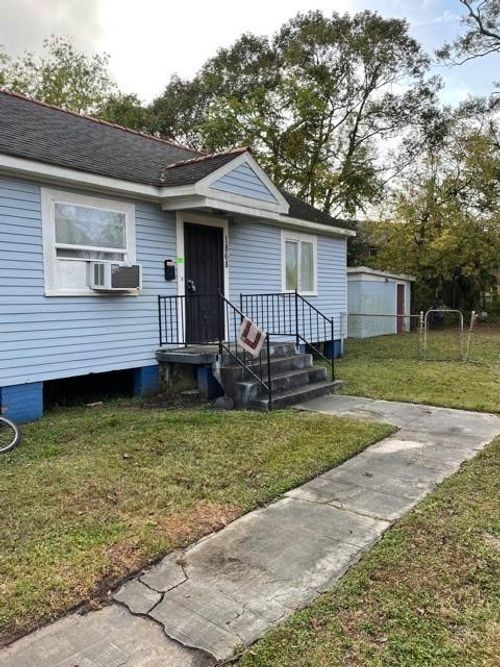 1868 Benefit St, New Orleans, LA, 70122-2983 | Card Image