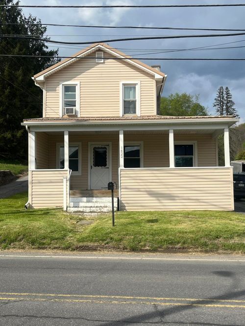 1422 E Main St, Reynoldsville, PA, 15851-1706 | Card Image