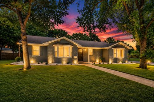 702 Austrian Rd, Grand Prairie, TX, 75050-2329 | Card Image