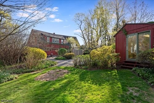 74 Porter Pl, Montclair, NJ, 07042-2036 | Card Image