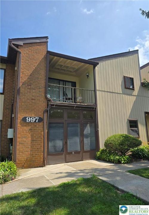 997 Village Round, Allentown, PA, 18106-9783 | Card Image