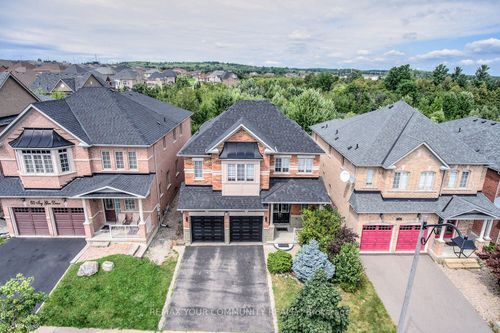 76 Ivy Glen Dr, Maple, ON, L6A0P2 | Card Image