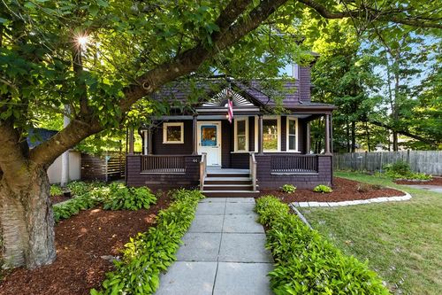 44-42 Judkins St, Newton, MA, 02460-1416 | Card Image