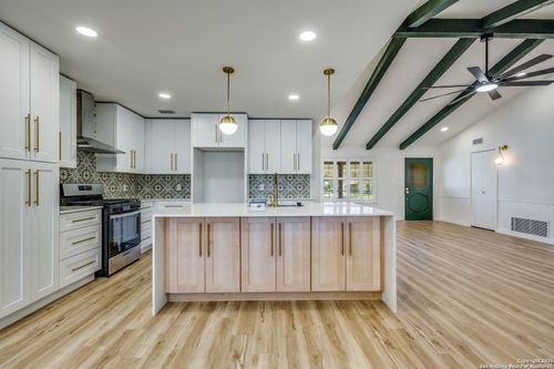 10019 Astronaut Dr, San Antonio, TX, 78217-4005 | Card Image