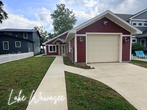 8579 E Black Point Road, Syracuse, IN, 46567-9620 | Card Image