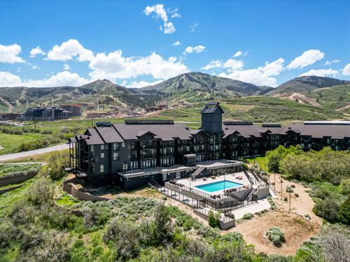 r2012-1364 W Stillwater Dr, Heber City, UT, 84032-4537 | Card Image