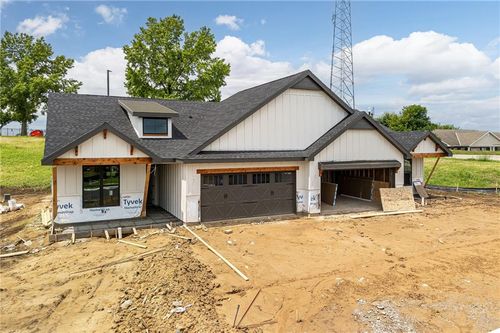 1404 Country Ln, Saint Joseph, MO, 64506 | Card Image