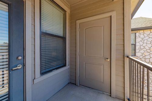 11233-8515 S Interstate 35 Road, Austin, TX, 78744 | Card Image