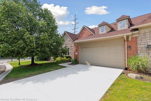 26636 Valhalla Dr, Farmington Hills, MI, 48331-3785 | Card Image