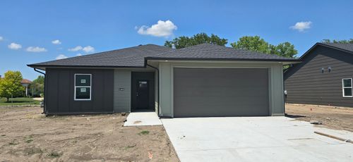 1108 Se 8th St, Newton, KS, 67114-7523 | Card Image