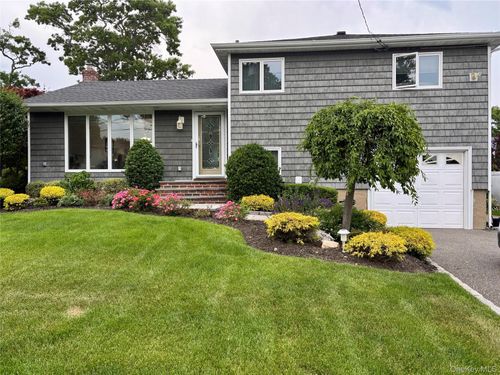 106 Roy St, Massapequa, NY, 11758-1628 | Card Image