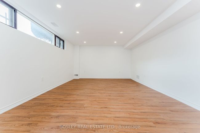 47 Tinder Cres, House other with 4 bedrooms, 2 bathrooms and 4 parking in North York ON | Image 27
