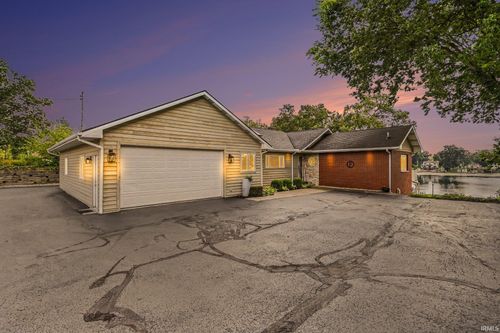 11680 Jefferson Rd, Osceola, IN, 46561-9537 | Card Image